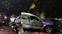 Mobil Honda Civic menabrak trotoar di Jalan Prapanca, Kebayoran Baru, Jakarta Selatan. (Twitter/@TMCPoldaMetro)