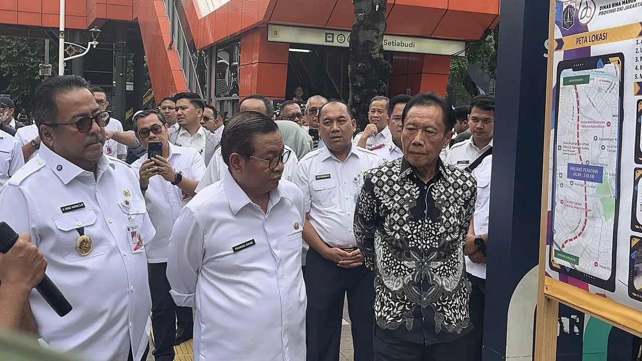 Gubernur DKI Jakarta Pramono Anung (tengah), Wakil Gubernur Rano Karno (kiri), dan Sutiyoso di Jalan HR Rasuna Said, Jakarta Selatan (Liputan6.com/Winda Nelfira)
