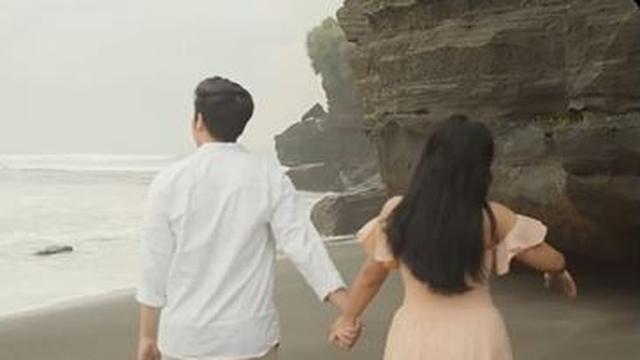 Mutia Ayu Unggah Foto Mesra Bareng Pria, Ini 6 Potretnya