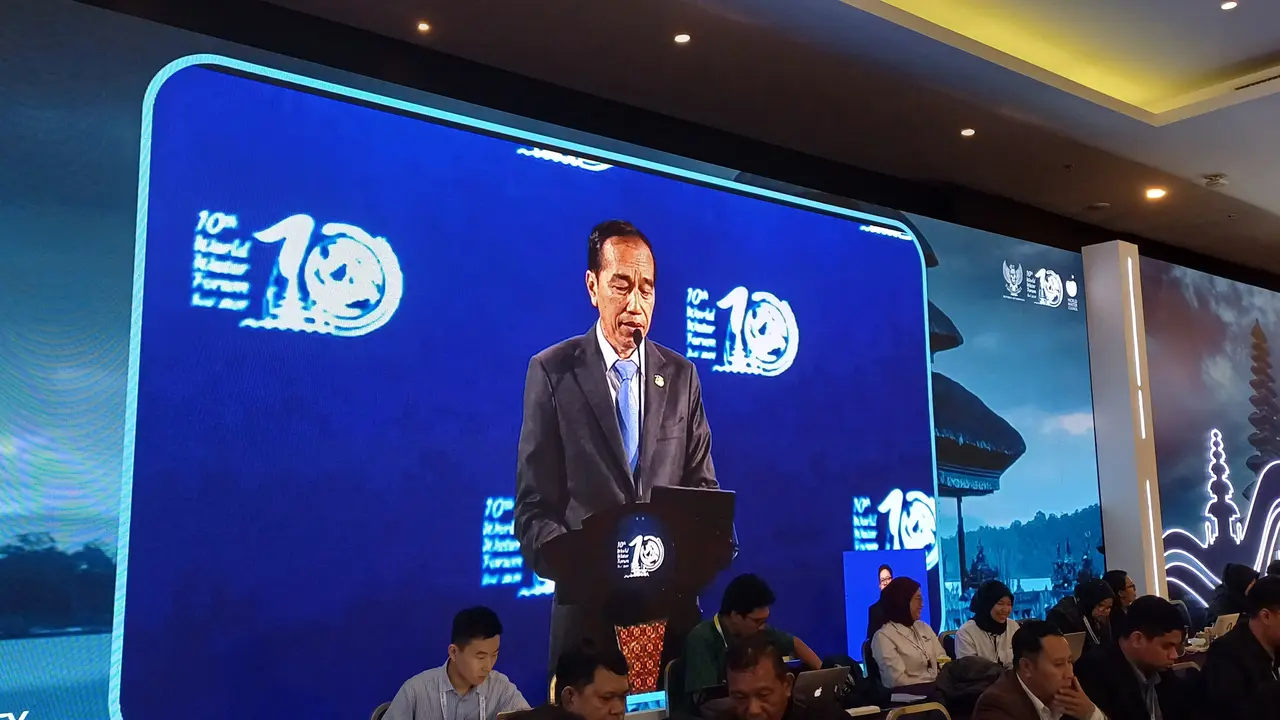 Presiden Joko Widodo (Jokowi) memberikan kata sambutan pada acara pembukaan World Water Forum ke-10 di Bali, Senin, 20 Mei 2024. (Foto: Liputan6.com/Maulandy R)
