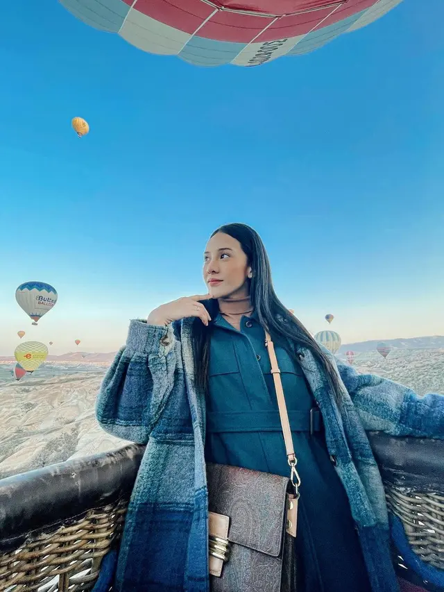 6 Potret Anya Geraldine Liburan ke Cappadocia, Netizen Ungkit Serial Layangan Putus