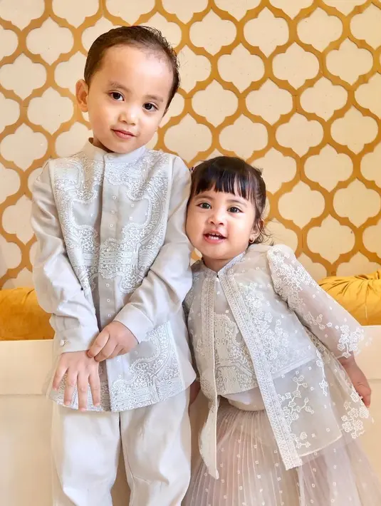 (Instagram/rachelvennya)