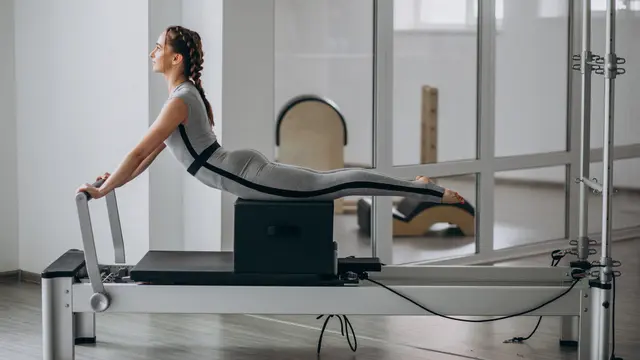 Tetap sesuaikan ritme gerakan pilates dengan kemampuan tubuh