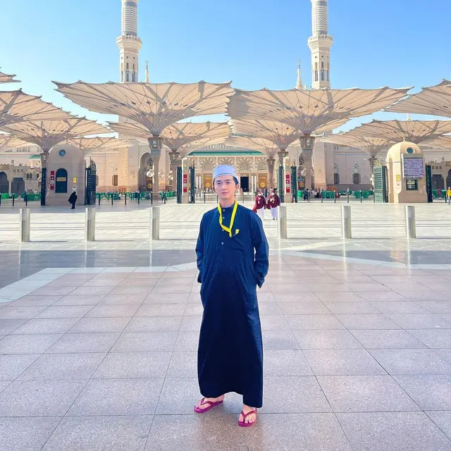 Sensen Asisten Raffi Ahmad Jalani Umroh