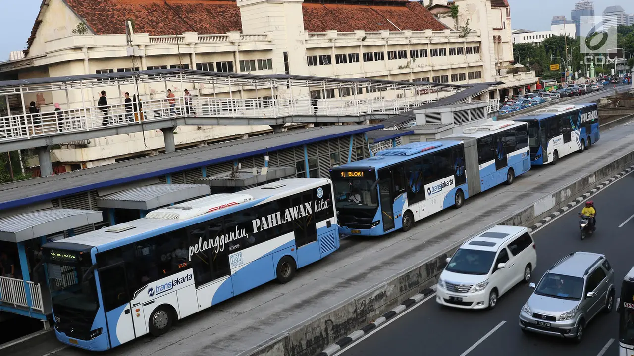 Transjakarta Targetkan 185 juta Penumpang Sepanjang Tahun 2017