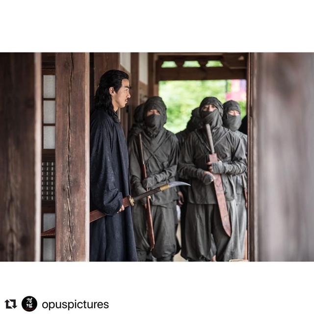 Bikin Pangling, Ini 5 Potret Joe Taslim Gondrong di Film Korea 'The Swordsman'