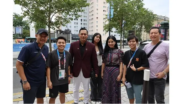 6 Potret Seleb Indonesia Nonton Olimpiade Paris 2024, Mikha Angelo Dukung Pacar