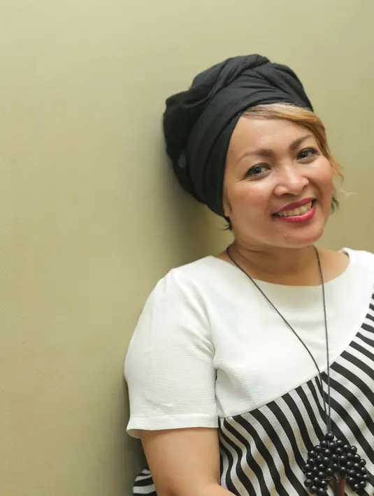 Pada penampilannya di Istana Negara saat itu, ia diwajibkan tampil dengan kebaya sesuai dengan keinginan almarhum Ibu Tien Soeharto. (Andy Masela/Bintang.com)