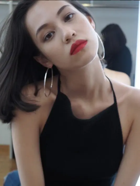 Makeup natural berkesan pastel lebih cocok untuk wajah Kiko yang terkesan tirus.  ( via instagram@i_am_kiko/Bintang.com)