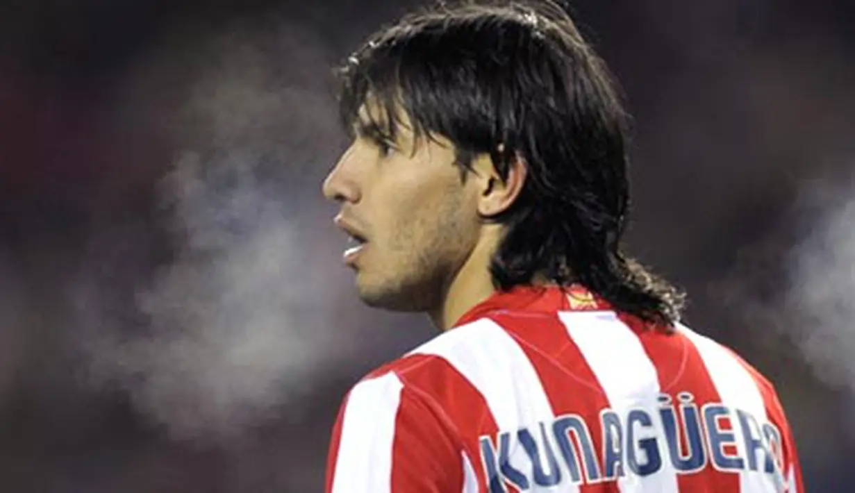 Atletico Madrid’s Sergio "Kun" Ag&uuml;ero is pictured during a Spanish league match against Betis at Vicente Calderon Stadium on December 14, 2008 in Madrid. AFP PHOTO/Pedro ARMESTRE
