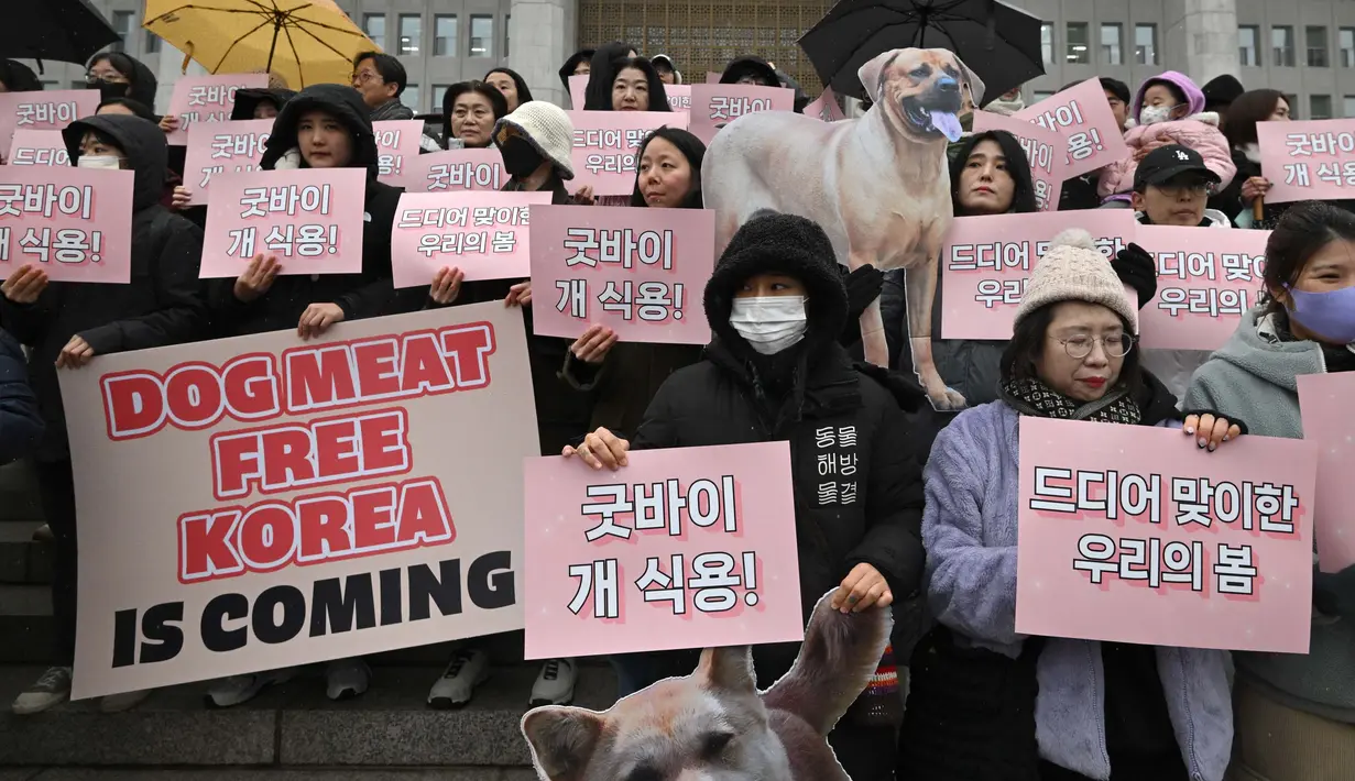 Unjuk rasa untuk menyambut RUU yang melarang perdagangan daging anjing. (JUNG YEON-JE/AFP)