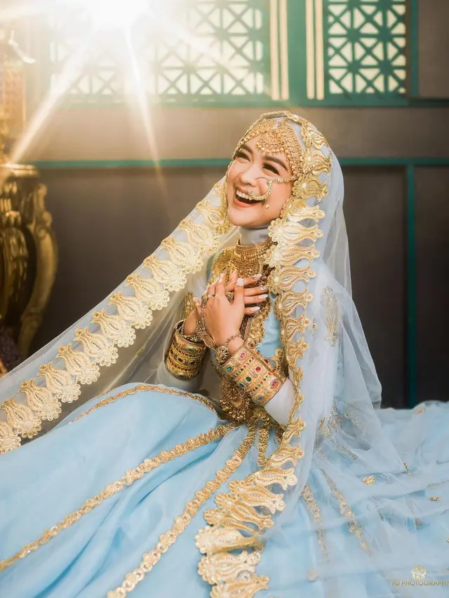 6 Gaya Pemotretan Ria Ricis Berdandan Ala India, Bak Artis Bollywood