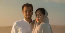 Selama di Qatar, Raffi Ahmad dan Nagita Slavina tak melewatkan waktu wisata ke gurun pasir.