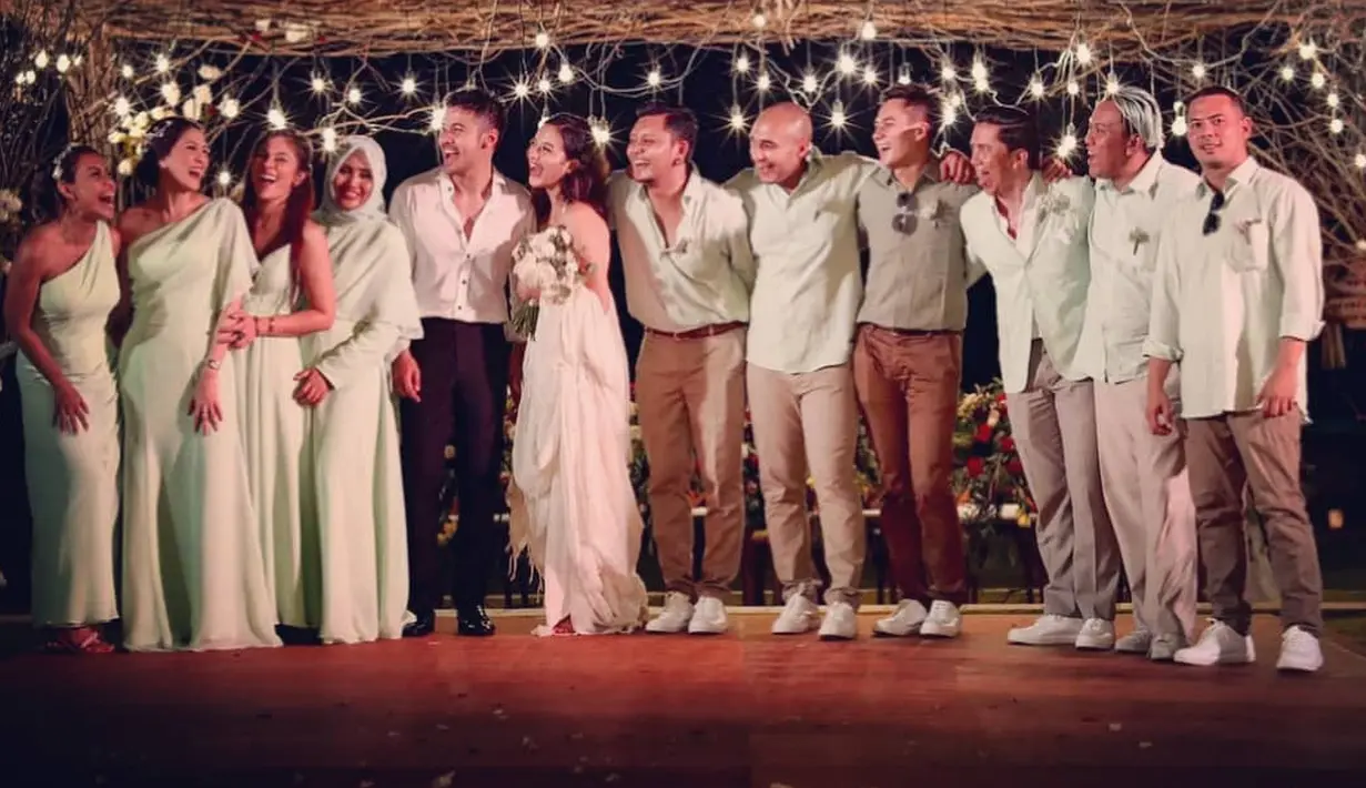 "Mereka saling mengisi ya. Putri tuh orangnya ngemong ya walaupun dia masih muda. Dia tahu caranya untuk bersikap pada suaminya ya," ujar Baim Wong. (Instagram/wulanguritno)