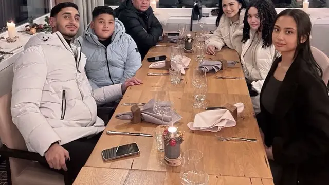 Liburan Akhir Tahun Keluarga Krisdayanti di Swiss. [@krisdayantilemos]