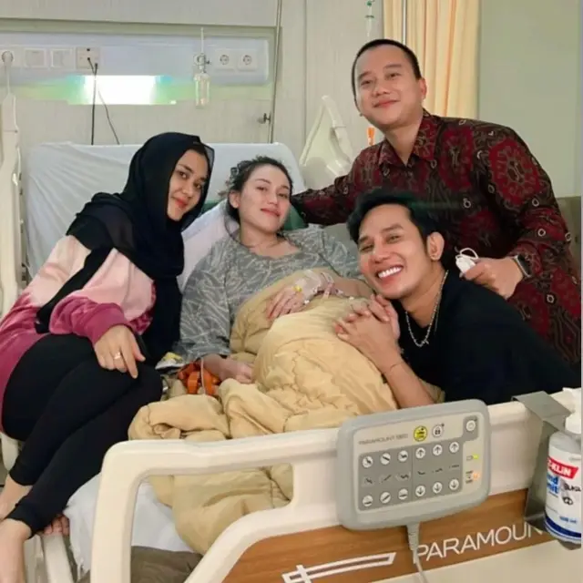 Ayu Ting Ting Terbaring Lemas Idap Tipes