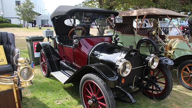 Mobil era 1900-1920-an (Boredpanda)