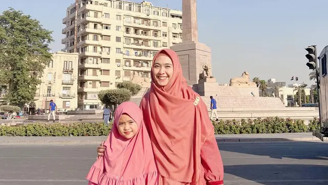 [Fimela] Maryam dan Oki Setiana Dewi