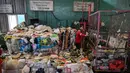 Melalui "Peta Jalan Pengurangan Sampah oleh Produsen Kementerian Lingkungan Hidup," pemerintah Indonesia menargetkan pengurangan sampah produsen sebesar 30% dari total timbulan sampah pada 2029. (JUNI KRISWANTO/AFP)