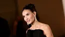 Demi Moore memilik 18k white gold set anting dengan berlian 11.18-carats, bracelet dengan 18k white gold set dan berlian 25.28-carats. Ditambahkan 72.92-carats multicolored spinels dan cincin 18k white gold set dengan berlian 5.01-carat round brilliant-cut diamond dan berlian 1.39-carats. / Foto dok: Chopard.