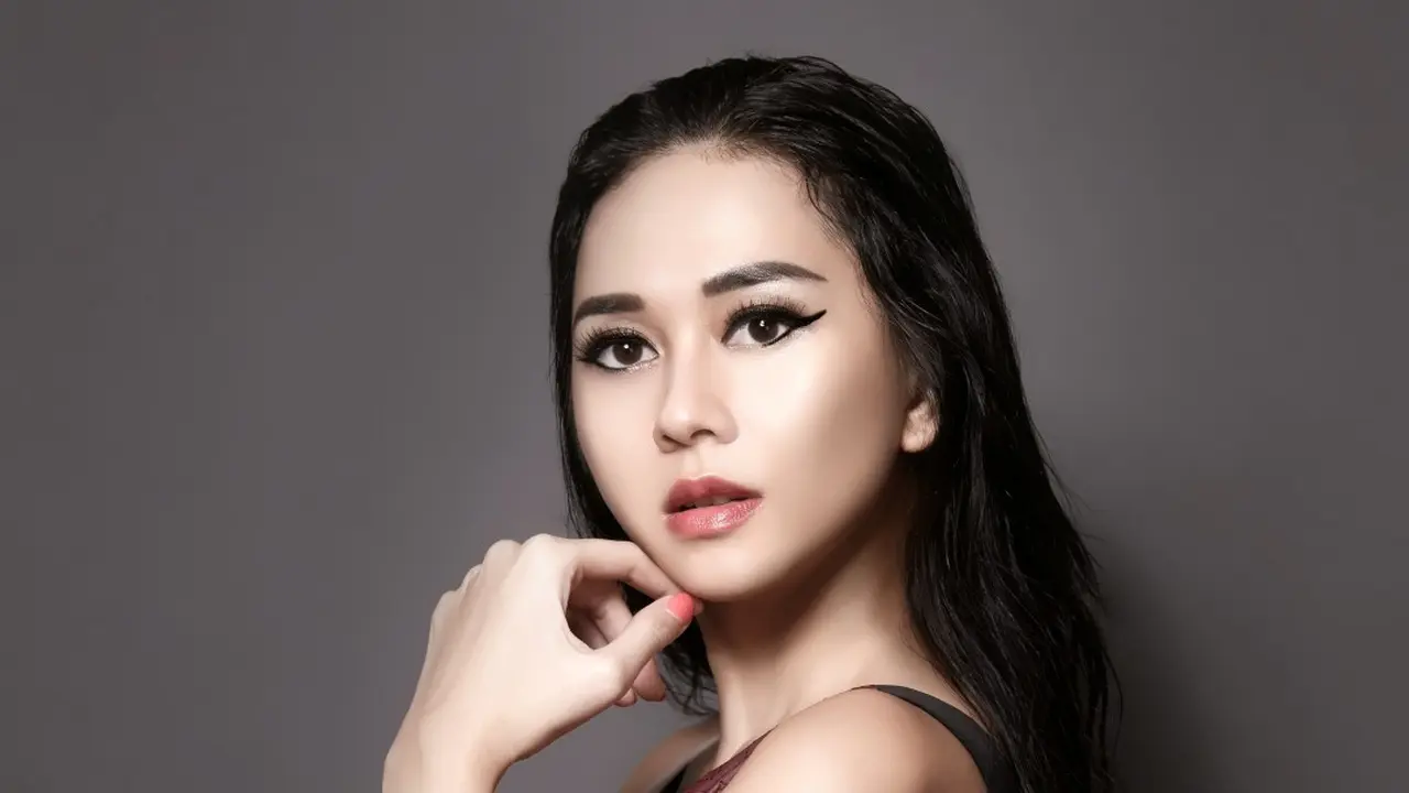 [Bintang] Aura Kasih