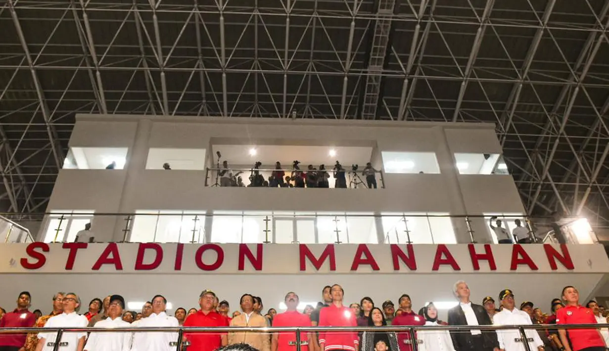 Presiden Indonesia, Joko Widodo, saat meresmikan Stadion Manahan, Solo, Jawa Tengah, Sabtu (15/2/2020). Stadion tersebut merupakan salah satu calon veneu di Piala Dunia U-20 2021 di Indonesia. (Dokumentasi PSSI)