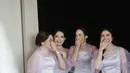 Febby Rastanty menuai banyak pujian dari warganet atas aksi sigapnya menjadi bridesmaid di pernikahan Jessica Mila dan Yakup Hasibuan. [Foto: IG/febbyrastanty].