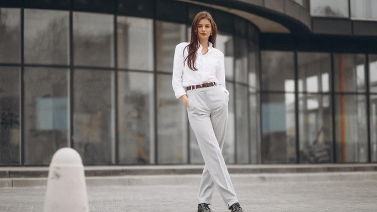 8 Model Celana Wanita Kantoran yang Stylish dan Nyaman, Maksimalkan Gaya saat Bekerja