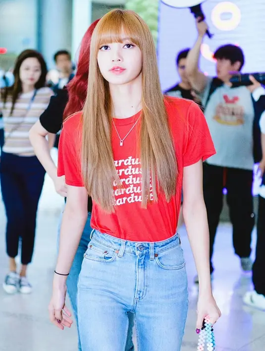 (Instagram/lisa.blackpink)