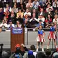 Kampanye Trump di Florida diawali dengan penampilan anak-anak kecil menari dan bernyanyi. (CNN)