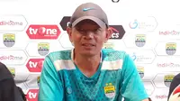 Pelatih, Blitar Bandung United, Liestiadi. (Bola.com/Erwin Snaz)