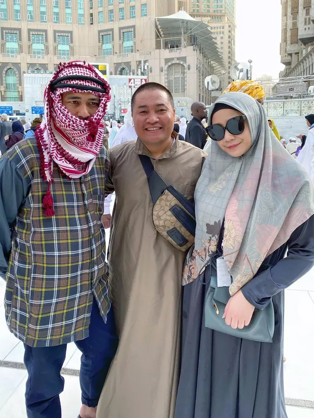 Potret Kebersamaan 8 Artis dengan Asistennya, Bak Keluarga