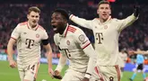 Pemain Bayern Munchen, Alphonso Davies melakukan selebrasi setelah mencetak gol kemenangan timnya ke gawang Celtic dalam laga leg 2 babak play off Liga Champions 2024/2025 di Allianz Arena, Munchen, Jerman, Rabu (19/02/2025) WIB. (AFP/Alexandra Beier)