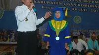  Berbekal Ayat Alquran, Santri Piatu Antar Ayah Berangkat Umrah