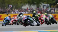 Jorge Lorenzo memimpin balapan MotoGP Prancis sejak start di Sirkuit Le Mans, Minggu (8/5/2016). (AFP/Charly Triballeau)