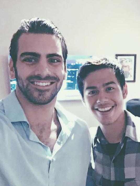 Panji Surya Sahetapy merupakan sosok pemuda Indonesia yang sempurna. Pemuda ganteng ini mengajarkan bahwa mencintai diri sendiri adalah modal awal untuk sukses dan dicintai banyak orang. (instagram.com/suryasahetapy)