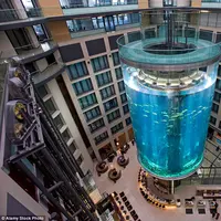 Potret-potret lobi hotel termegah yang bisa kamu jumpai di hotel-hotel dari seluruh dunia.