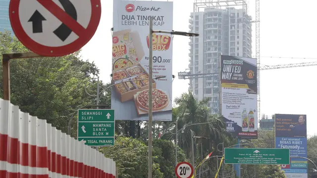 Pemprov DKI akan Bongkar Reklame Kadaluarsa