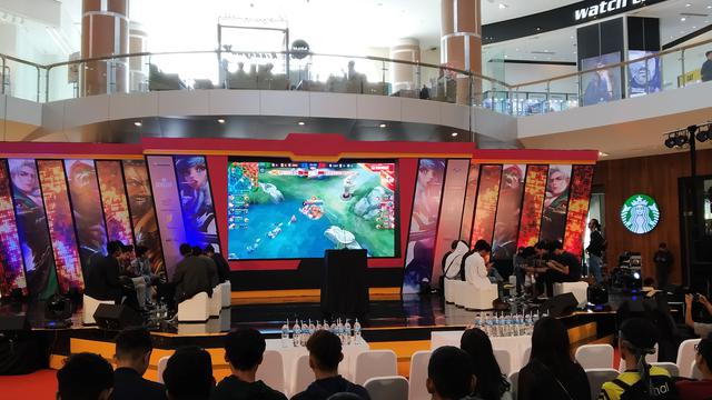 Suasana kejuaraan Esports Mobile Legends bertajuk Piala Mas Gibran