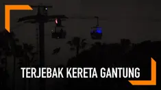 Puluhan  pengunjung terjebak di kereta gantung Sea World, San Diego, California. Petugas segera menurunkan penumpang dari kereta gantung.