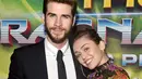 Tahun 2010, Miley Cyrus dan Liam Hemsworth memulai kencannya. Dan tahun 2012, mereka bertunangan. Namun setahun setelah itu, mereka pun putus di tengah jalan.  (AFP/Rich Polk)