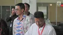 Gubernur Jambi Zumi Zola usai menjalani pemeriksaan di Gedung KPK, Jakarta, Kamis (15/2). Sebelumnya, penyidik KPK menemukan uang pecahan dolar AS saat menggeledah sejumlah tempat terkait kasus dugaan gratifikasi Zumi Zola. (Liputan6.com/Herman Zakharia)