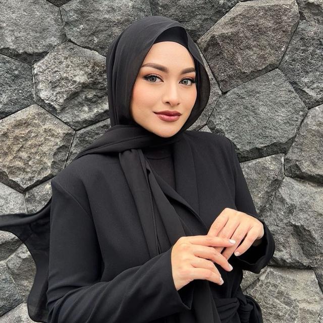 Nathalie Holscher (Foto: Instagram/nathalieholscher)