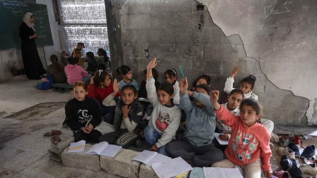 Sekolah Mada, Jaga Semangat Belajar Anak-anak Pengungsi Palestina Meski di Dalam Tenda Darurat