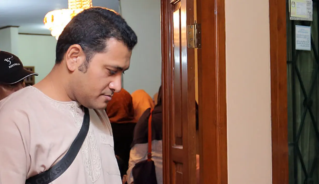 "Becanda nanti kalau dia meninggal dikuburin di sini (TPU Menteng Pulo) ye. Jadi kalau jalan, kan strategis nih, jadi inget sama gue," tambahnya. (Deki Prayoga/Bintang.com)