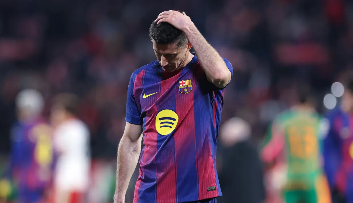 Kekalahan ini menjadi perhatian mengingat dominasi Barcelona di babak pertama yang tidak mampu dikonversi menjadi gol. Girona berhasil memanfaatkan kelengahan di babak kedua untuk membalikkan keadaan dan mengamankan tiga poin penting. (AFP/Josep Lago)