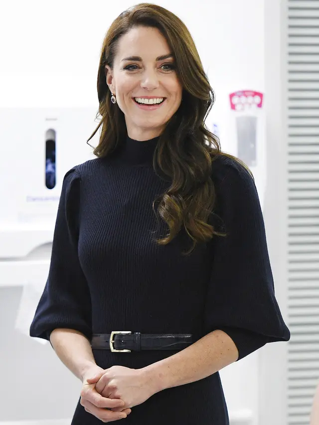 Kate Middleton Copot Cincin Tunangannya Saat Jalani Tugas Kerajaan Bareng Pangeran William