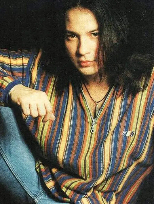 Ari mengawali karier sebagai model majalah. Wajahnya yang blasteran memuluskan jalan kariernya di dunia entertainment. (Instagram @ariwibowo_official)