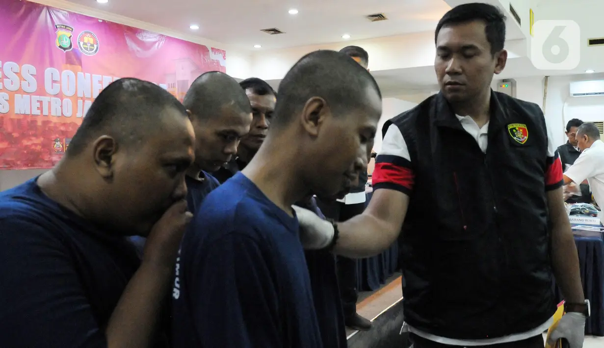 Lebih lanjut dirinya mengungkapkan adanya beberapa faktor yang dapat memicu aksi tawuran di antaranya adalah penyalahgunaan narkoba, faktor ekonomi, dan kuranganya pengawasan dari orangtua. (merdeka.com/Imam Buhori)