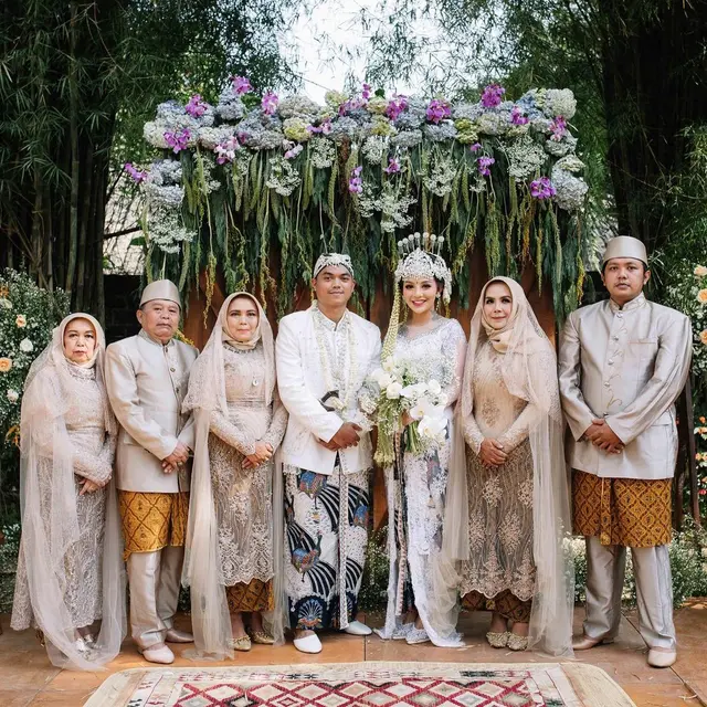 7 Momen Pernikahan Alfath Fathier dan Nadia Christina, Penuh Kebahagiaan